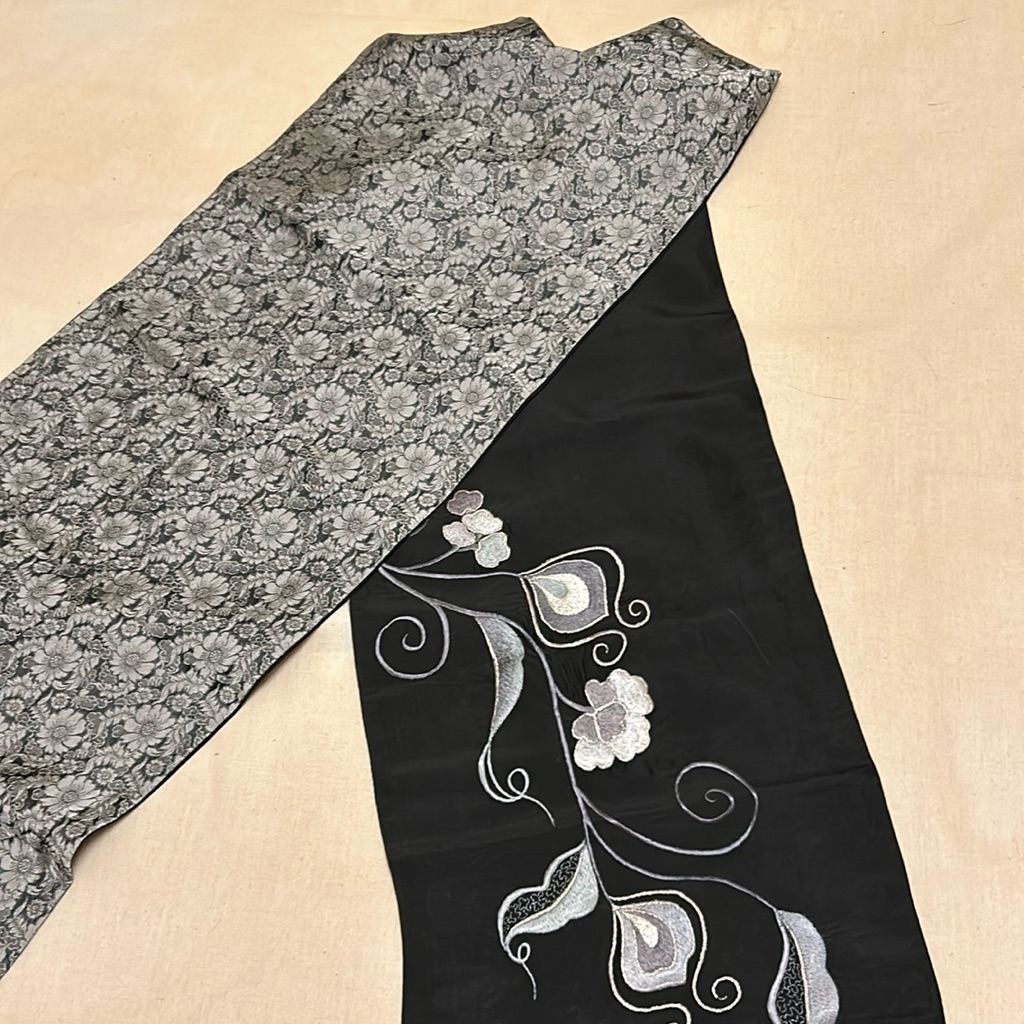 Nwot 100 Silk Stunning Scarf